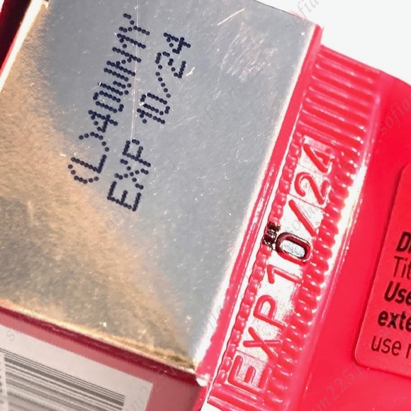 ♥️NEW!♥️Valentino Very Valentino 24 Hour Long Wear Liquid Foundation SEALED! - Picture 11 of 11